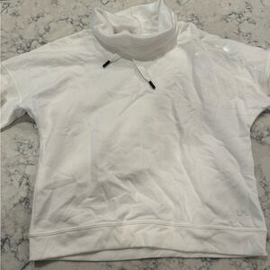 Like New Under Armour turtleneck Size small
